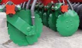 Disc coulters (Seeding equipment)
