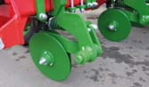 Disc coulter for fertilizers (Seeding equipment)