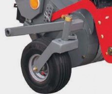 Steerable groundfollowing wheels