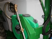 External sprayer washer (EUROPA XL EAP teren tractate, cu braţe desfăcute şi ridicate hidraulic)