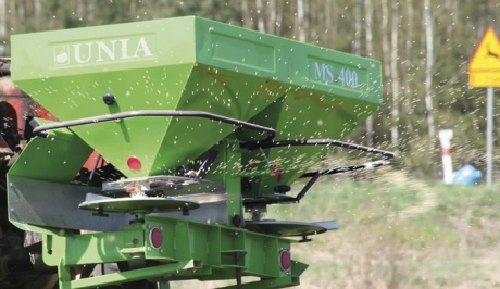UNIA MS / MS–SAD double disc fertilizer spreaders with slotted sowing system